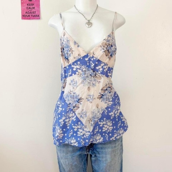 Guess Tops - Y2k Guess Vintage Blue & White Floral Lace babydoll Cami